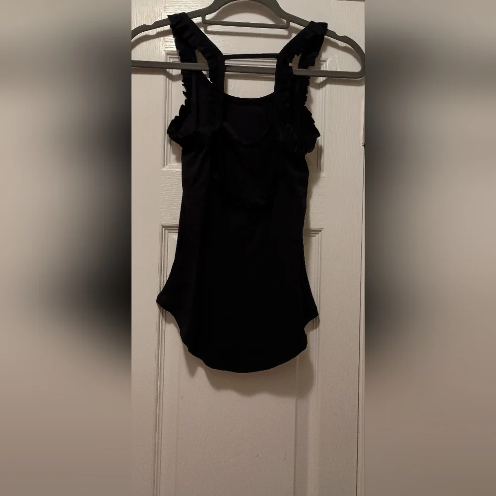 Chaser brand Black ribbed ruffle Tank Top New With Tags Small - Picture 6 of 9